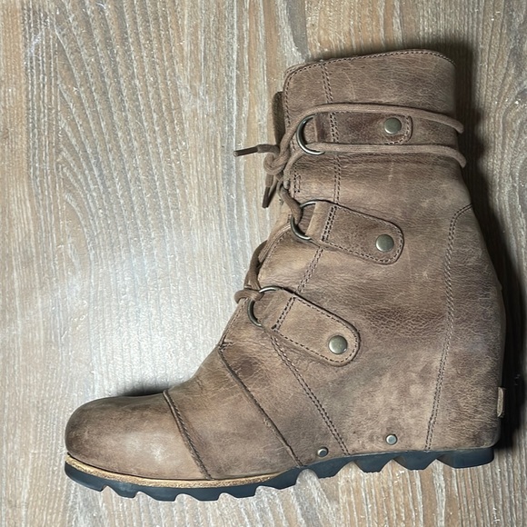 Sorel Shoes - Sorel Joan of Arctic Tan Oiled Leather Ankle Boot